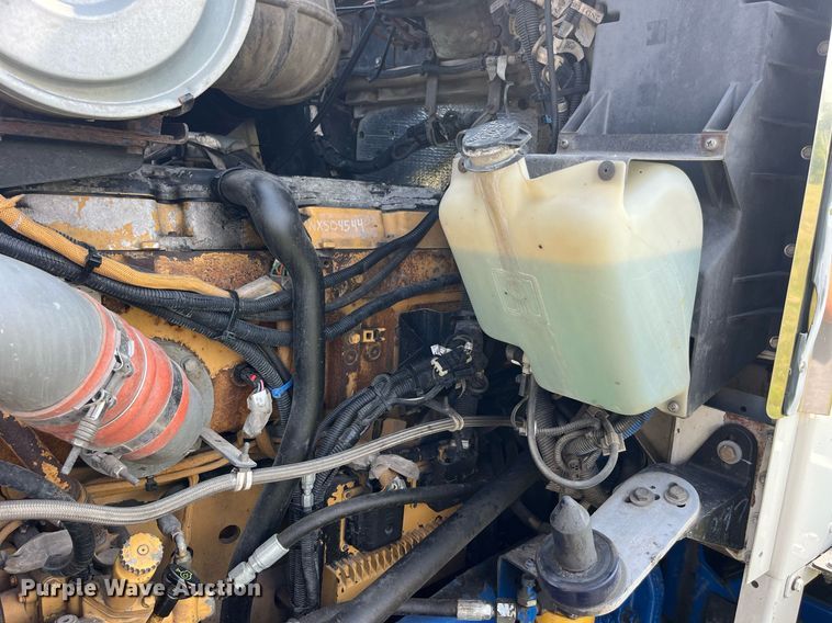 image for item DP0514 2007 Kenworth T600  semi truck