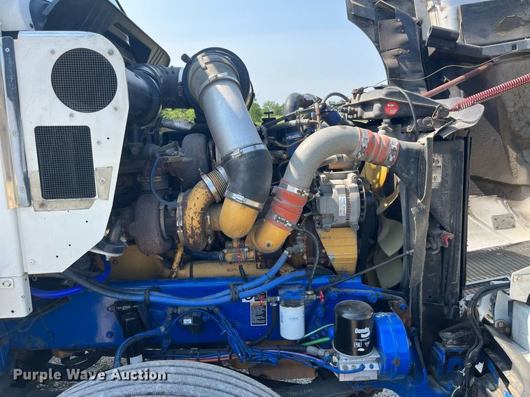 image for item DP0514 2007 Kenworth T600  semi truck