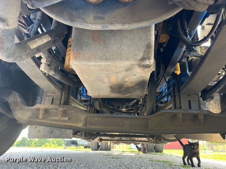 image for item DP0514 2007 Kenworth T600  semi truck