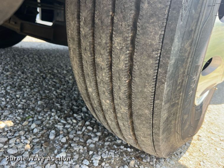 image for item DP0514 2007 Kenworth T600  semi truck