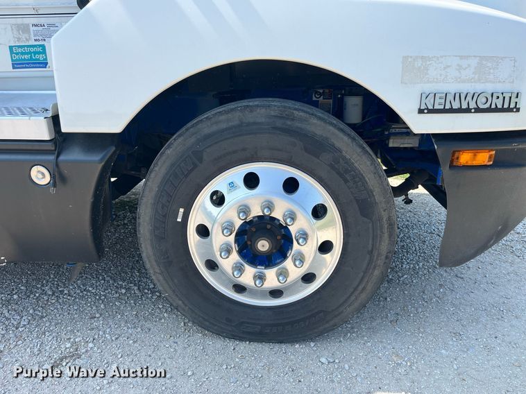 image for item DP0514 2007 Kenworth T600  semi truck