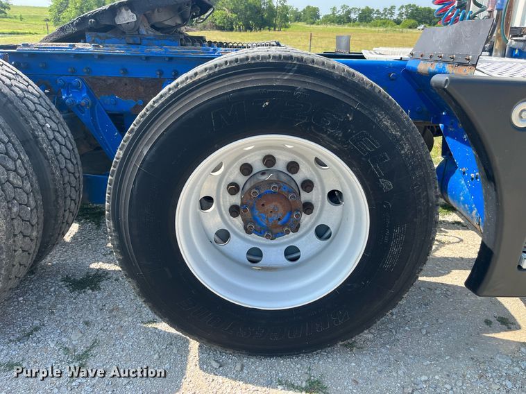 image for item DP0514 2007 Kenworth T600  semi truck