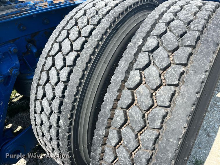 image for item DP0514 2007 Kenworth T600  semi truck