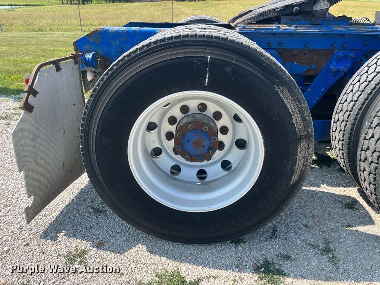 image for item DP0514 2007 Kenworth T600  semi truck