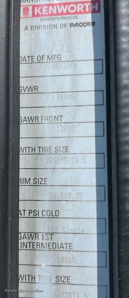 image for item DP0514 2007 Kenworth T600  semi truck