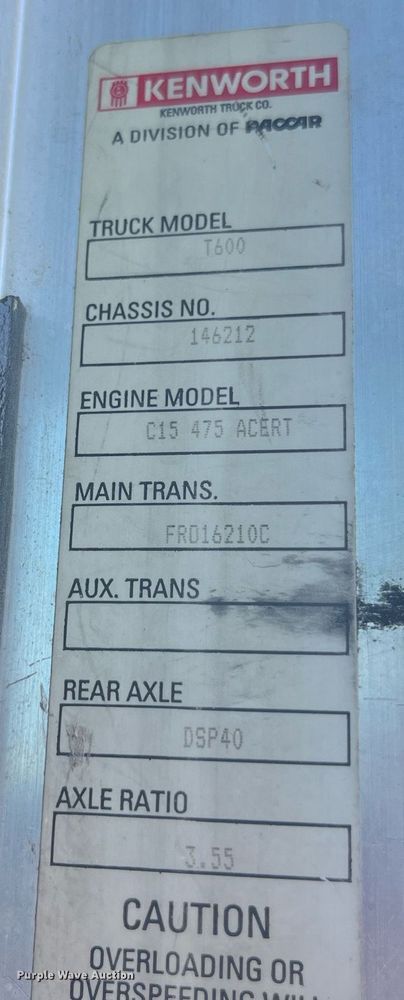 image for item DP0514 2007 Kenworth T600  semi truck