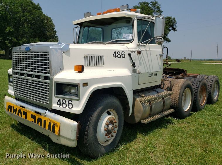 image for item DP8002 1988 Ford LTL9000  semi truck