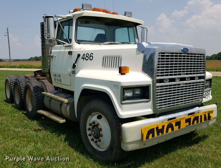 image for item DP8002 1988 Ford LTL9000  semi truck