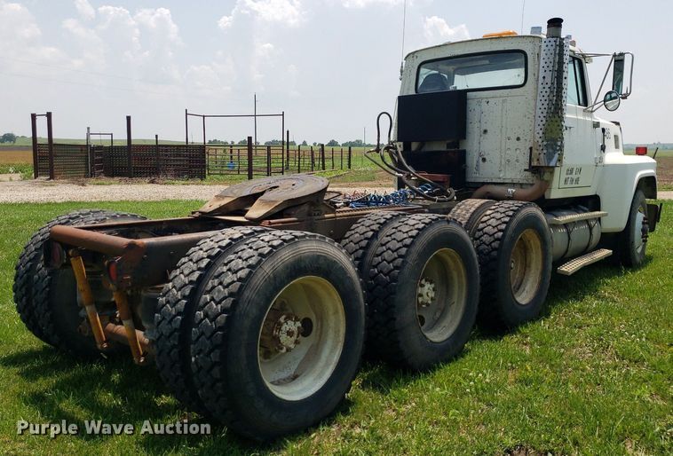 image for item DP8002 1988 Ford LTL9000  semi truck