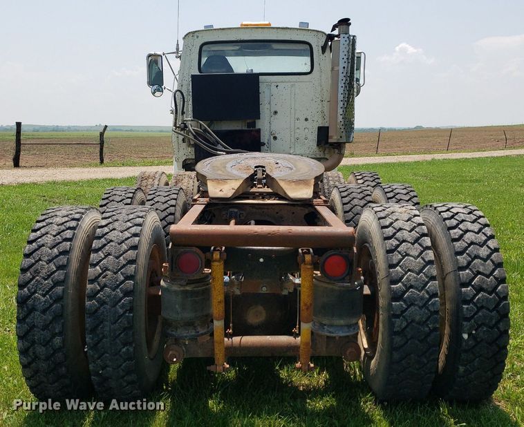 image for item DP8002 1988 Ford LTL9000  semi truck