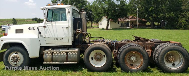 image for item DP8002 1988 Ford LTL9000  semi truck