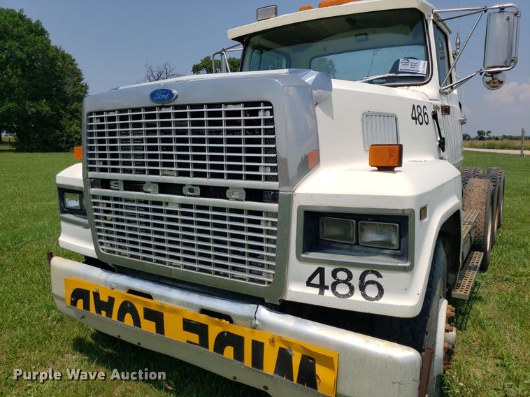 image for item DP8002 1988 Ford LTL9000  semi truck