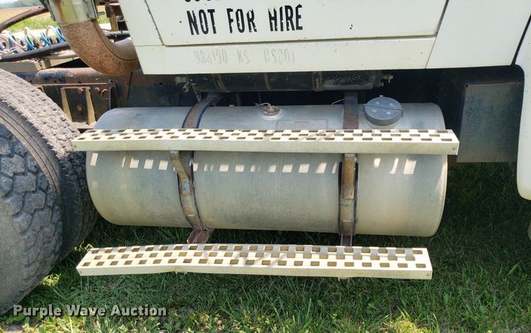 image for item DP8002 1988 Ford LTL9000  semi truck