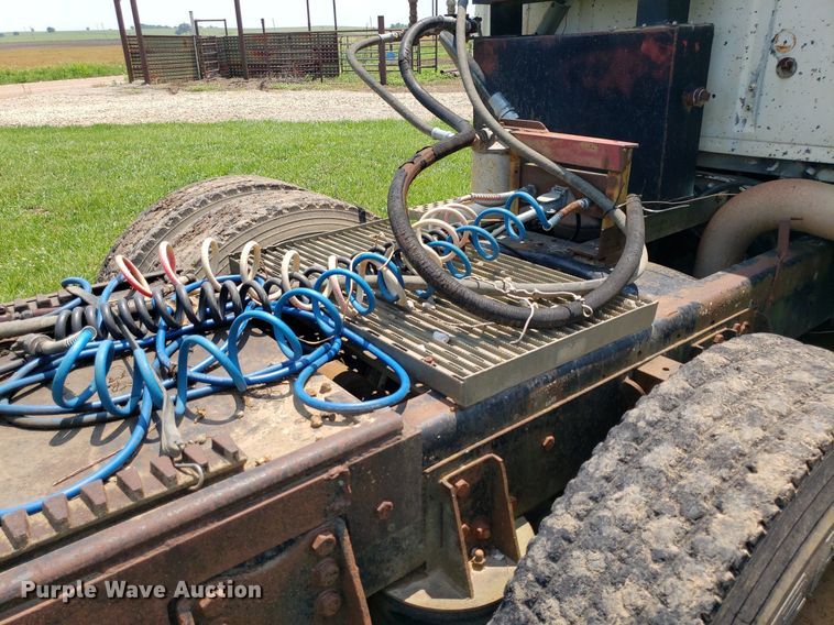 image for item DP8002 1988 Ford LTL9000  semi truck