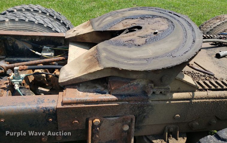 image for item DP8002 1988 Ford LTL9000  semi truck