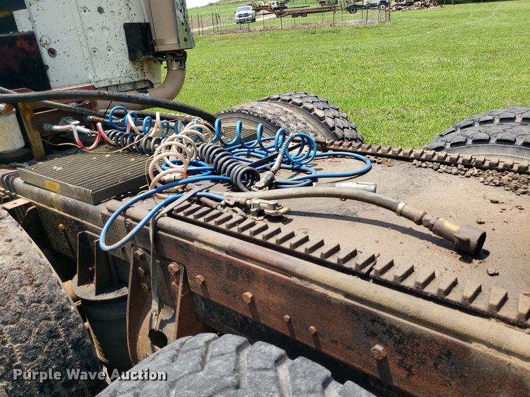 image for item DP8002 1988 Ford LTL9000  semi truck