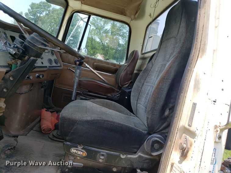 image for item DP8002 1988 Ford LTL9000  semi truck