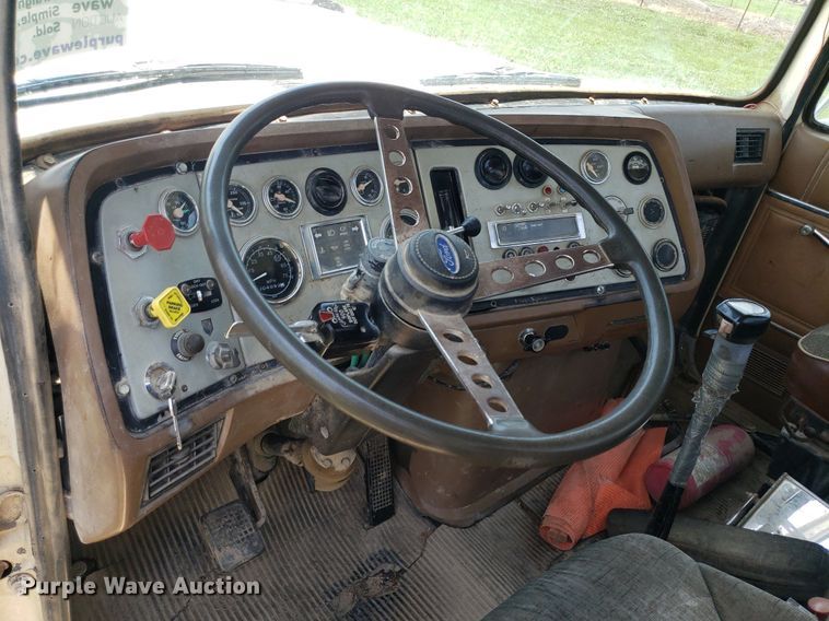 image for item DP8002 1988 Ford LTL9000  semi truck