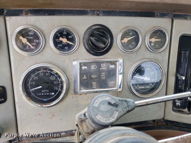 image for item DP8002 1988 Ford LTL9000  semi truck