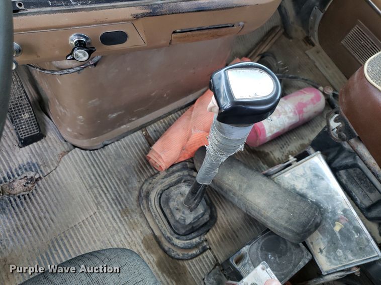 image for item DP8002 1988 Ford LTL9000  semi truck