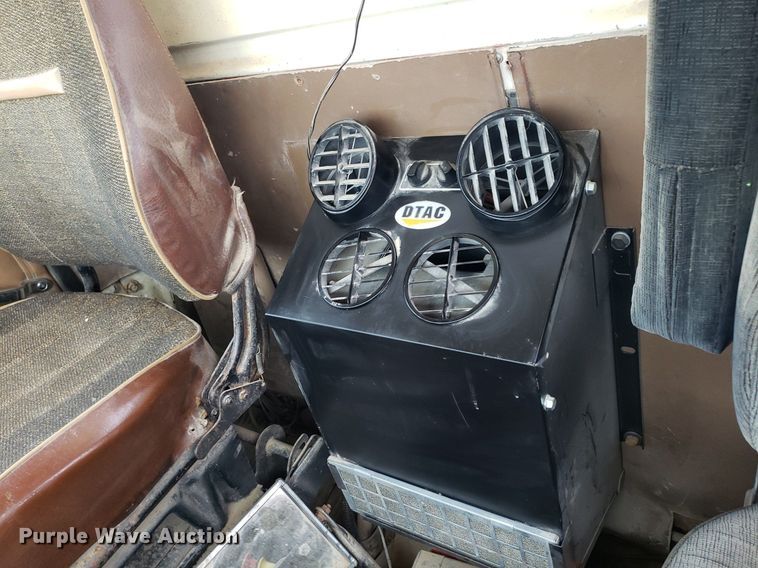 image for item DP8002 1988 Ford LTL9000  semi truck