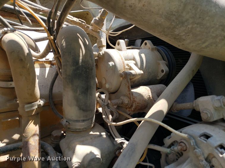 image for item DP8002 1988 Ford LTL9000  semi truck