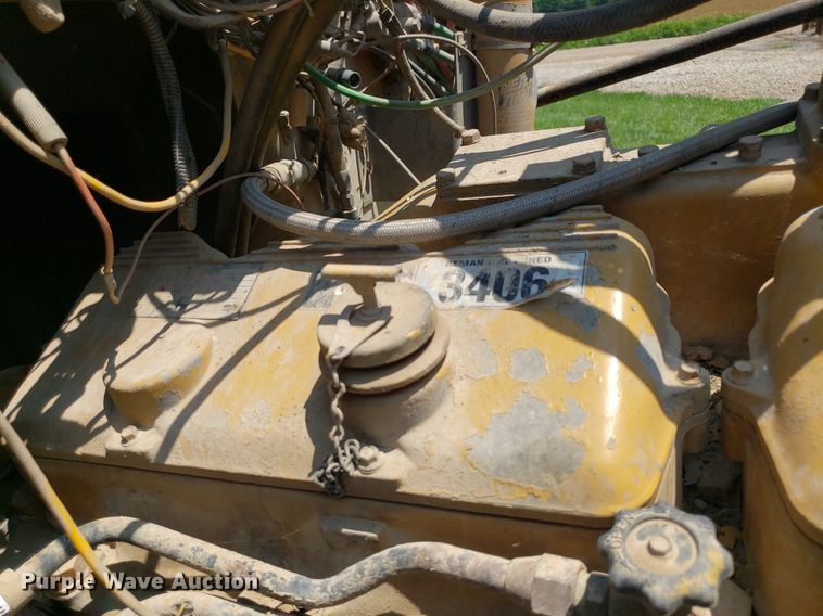 image for item DP8002 1988 Ford LTL9000  semi truck