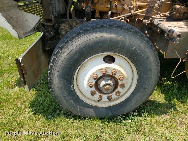 image for item DP8002 1988 Ford LTL9000  semi truck