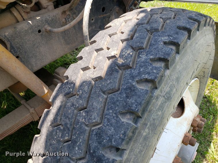 image for item DP8002 1988 Ford LTL9000  semi truck