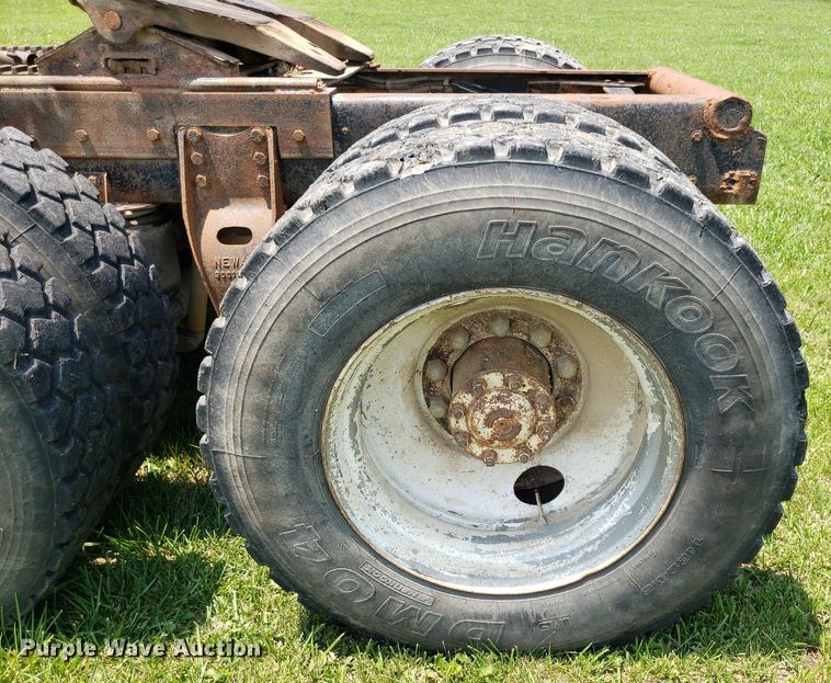 image for item DP8002 1988 Ford LTL9000  semi truck