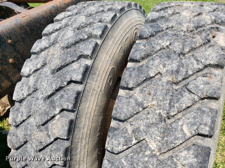 image for item DP8002 1988 Ford LTL9000  semi truck