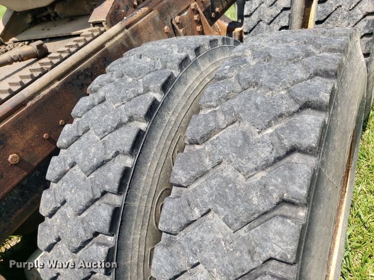 image for item DP8002 1988 Ford LTL9000  semi truck