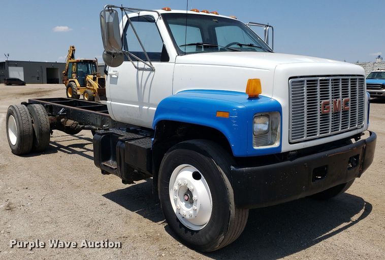 image for item DP8021 1991 GMC C6500  truck cab and chassis