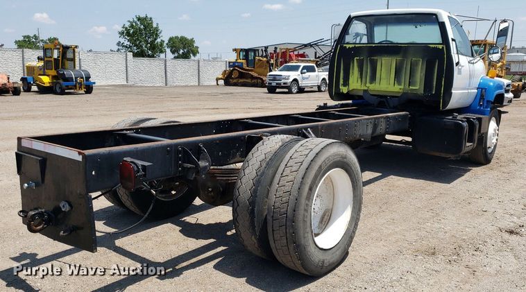 image for item DP8021 1991 GMC C6500  truck cab and chassis