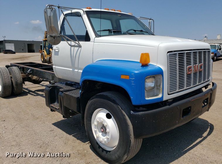 image for item DP8021 1991 GMC C6500  truck cab and chassis