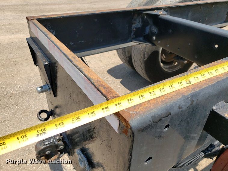 image for item DP8021 1991 GMC C6500  truck cab and chassis