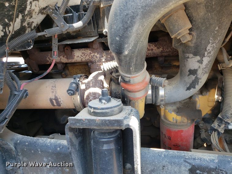 image for item DP8021 1991 GMC C6500  truck cab and chassis