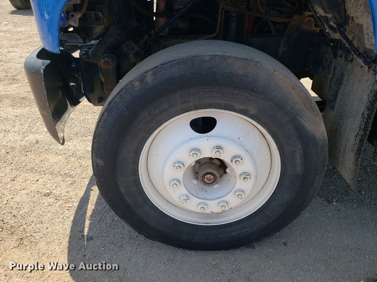 image for item DP8021 1991 GMC C6500  truck cab and chassis