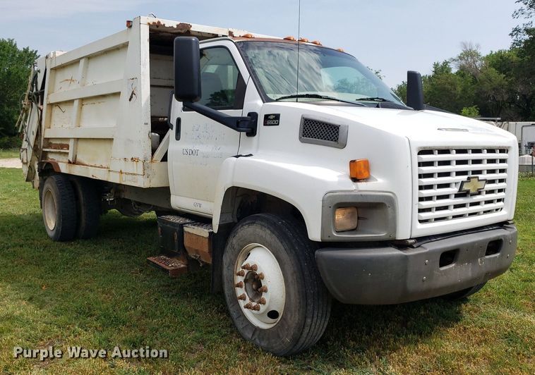 image for item DP8028 2004 Chevrolet C6500  refuse truck
