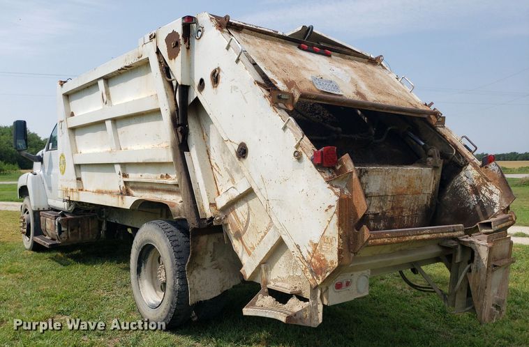 image for item DP8028 2004 Chevrolet C6500  refuse truck
