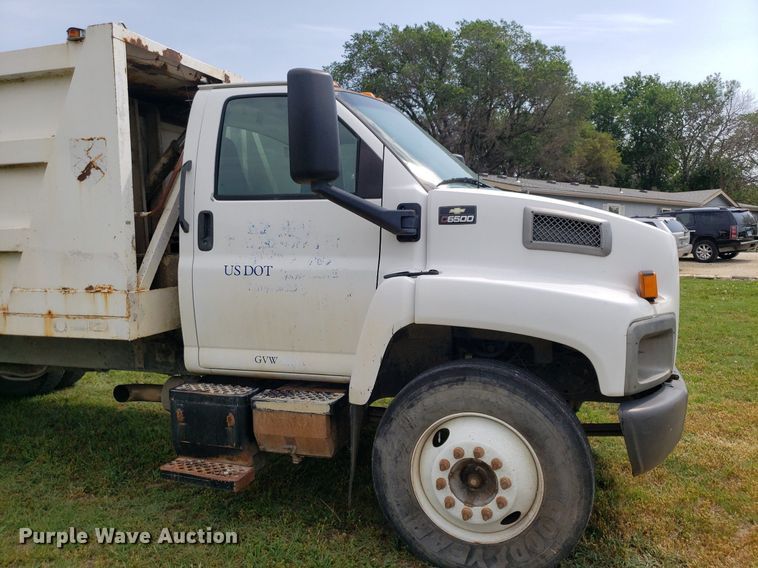 image for item DP8028 2004 Chevrolet C6500  refuse truck