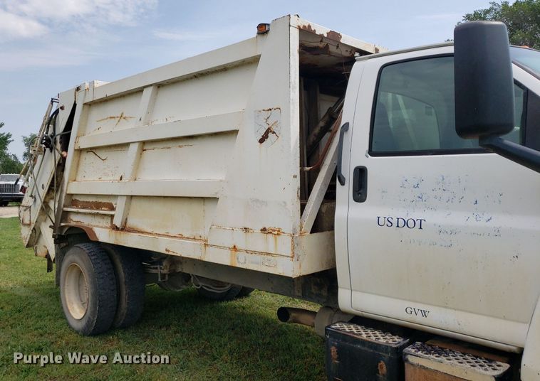 image for item DP8028 2004 Chevrolet C6500  refuse truck