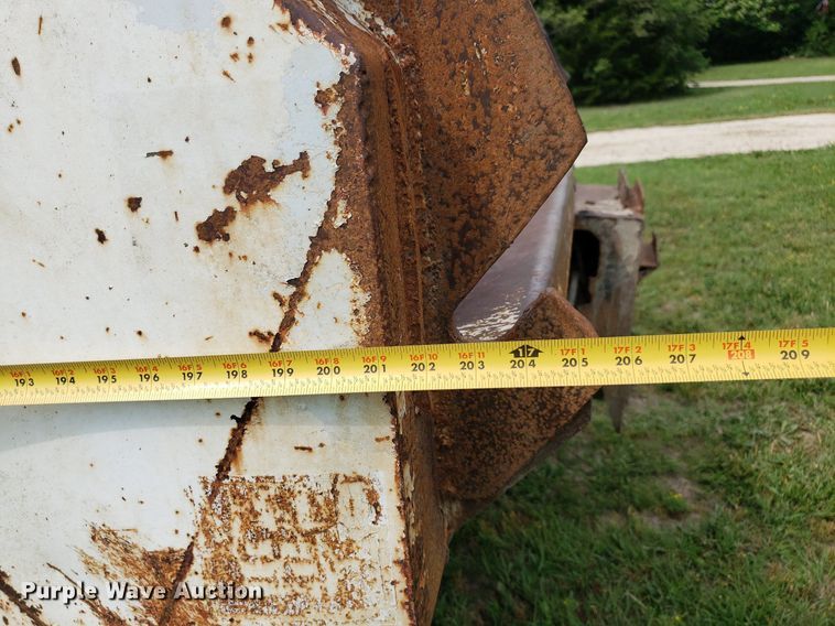 image for item DP8028 2004 Chevrolet C6500  refuse truck