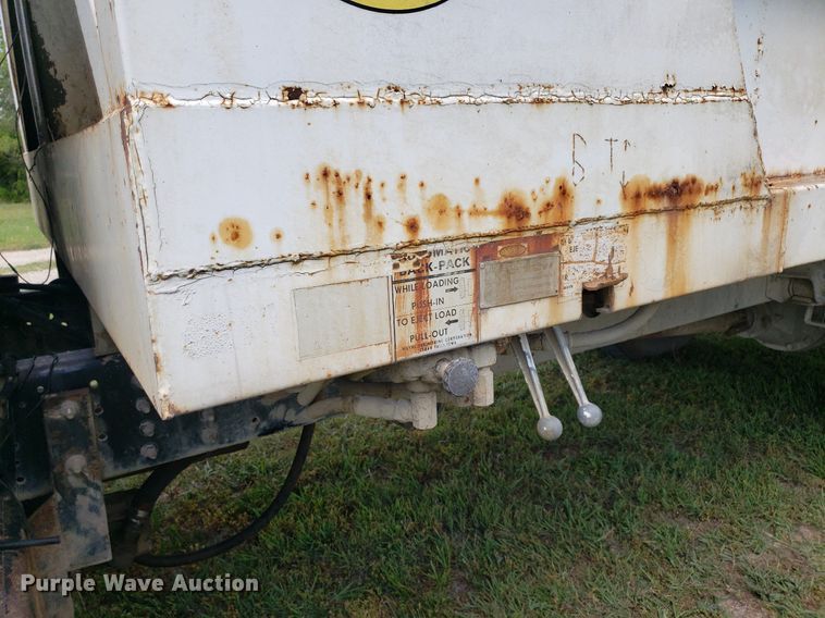 image for item DP8028 2004 Chevrolet C6500  refuse truck