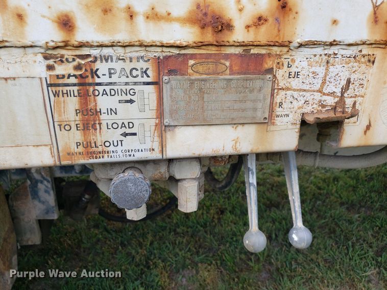 image for item DP8028 2004 Chevrolet C6500  refuse truck