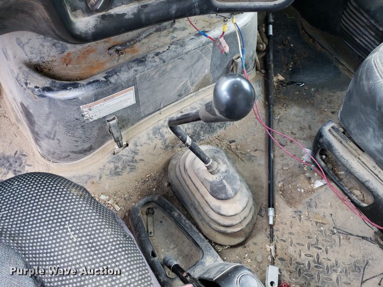 image for item DP8028 2004 Chevrolet C6500  refuse truck