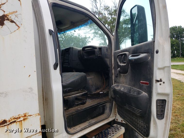 image for item DP8028 2004 Chevrolet C6500  refuse truck