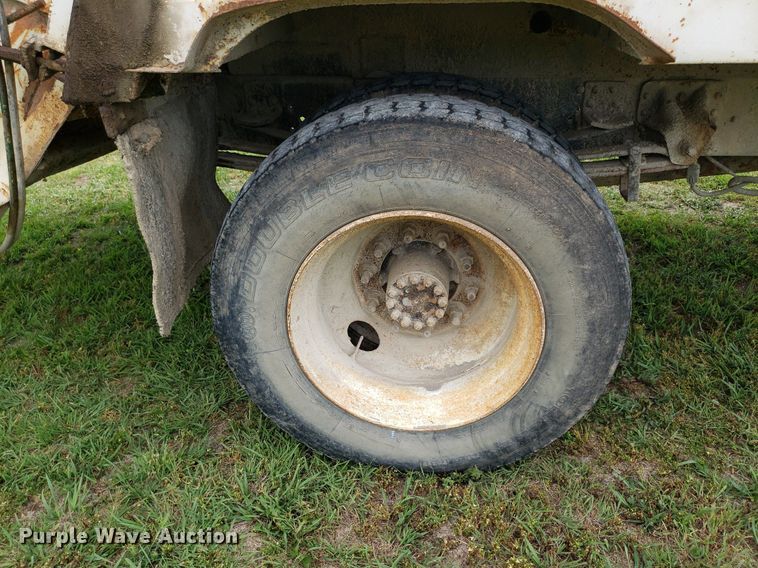 image for item DP8028 2004 Chevrolet C6500  refuse truck