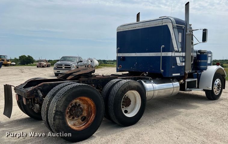 image for item DQ2097 1976 Peterbilt 359  semi truck