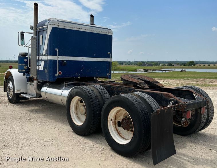 image for item DQ2097 1976 Peterbilt 359  semi truck